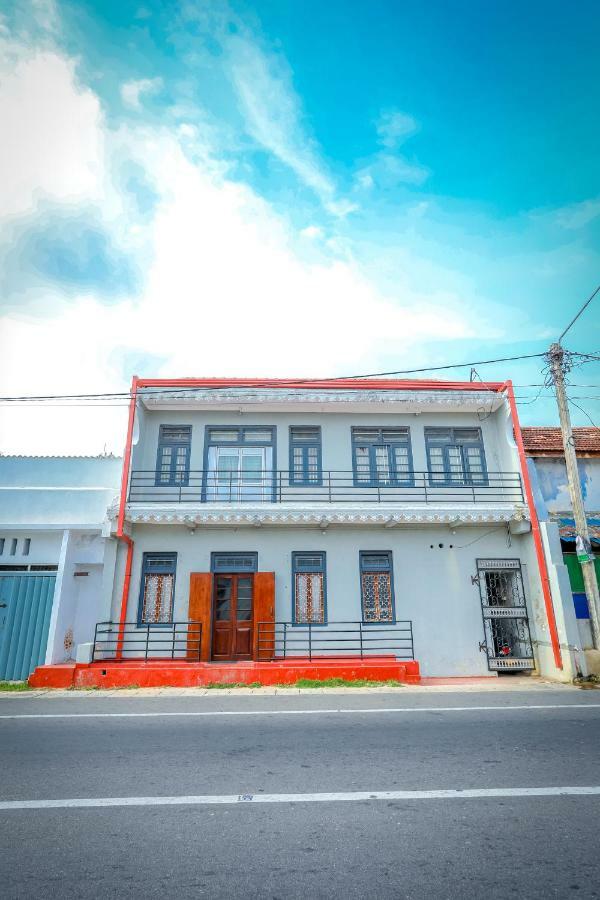 Jaffna Premier Inn Екстериор снимка