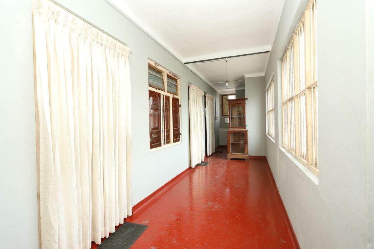 Jaffna Premier Inn Екстериор снимка